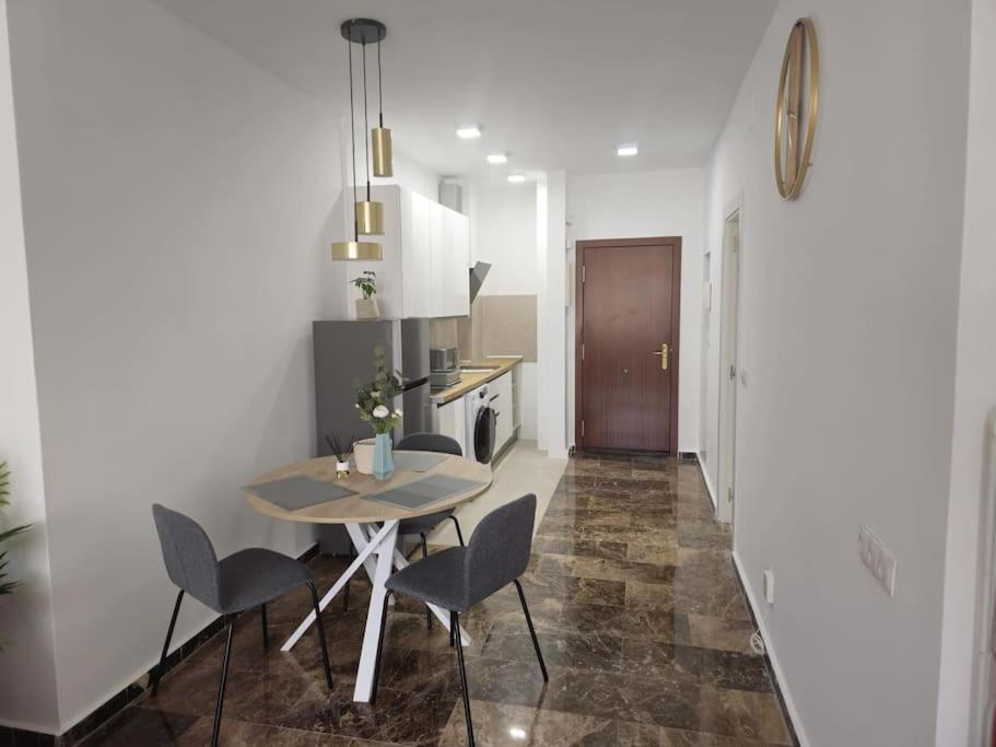 Tao City Center Apartment With Fee Wifi And Air Con By Namaste Elite Торремолинос Экстерьер фото